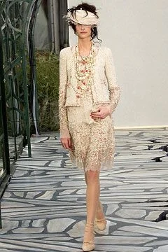 Look 10